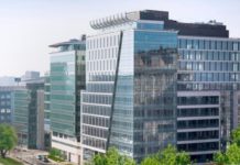 Greenberg Traurig i Dentons w sprzedaży warszawskiego przeszklonego biurowca