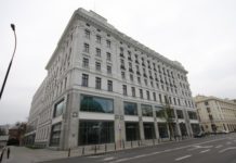 Trzy kancelarie w sprzedaży kamienicy z biurami dwóch kancelarii