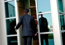 Baker McKenzie przyjęła do zespołu prawnika antymonopolowego