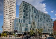 Hogan Lovells w sprzedaży biurowo-handlowego centrum w środku Warszawy