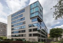 Hogan Lovells doradzała przy sprzedaży biurowca Ujazdowskie 10 w Warszawie