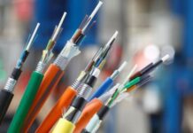 Cztery kancelarie w utworzeniu spółki do budowy światłowodowej sieci internetowej
